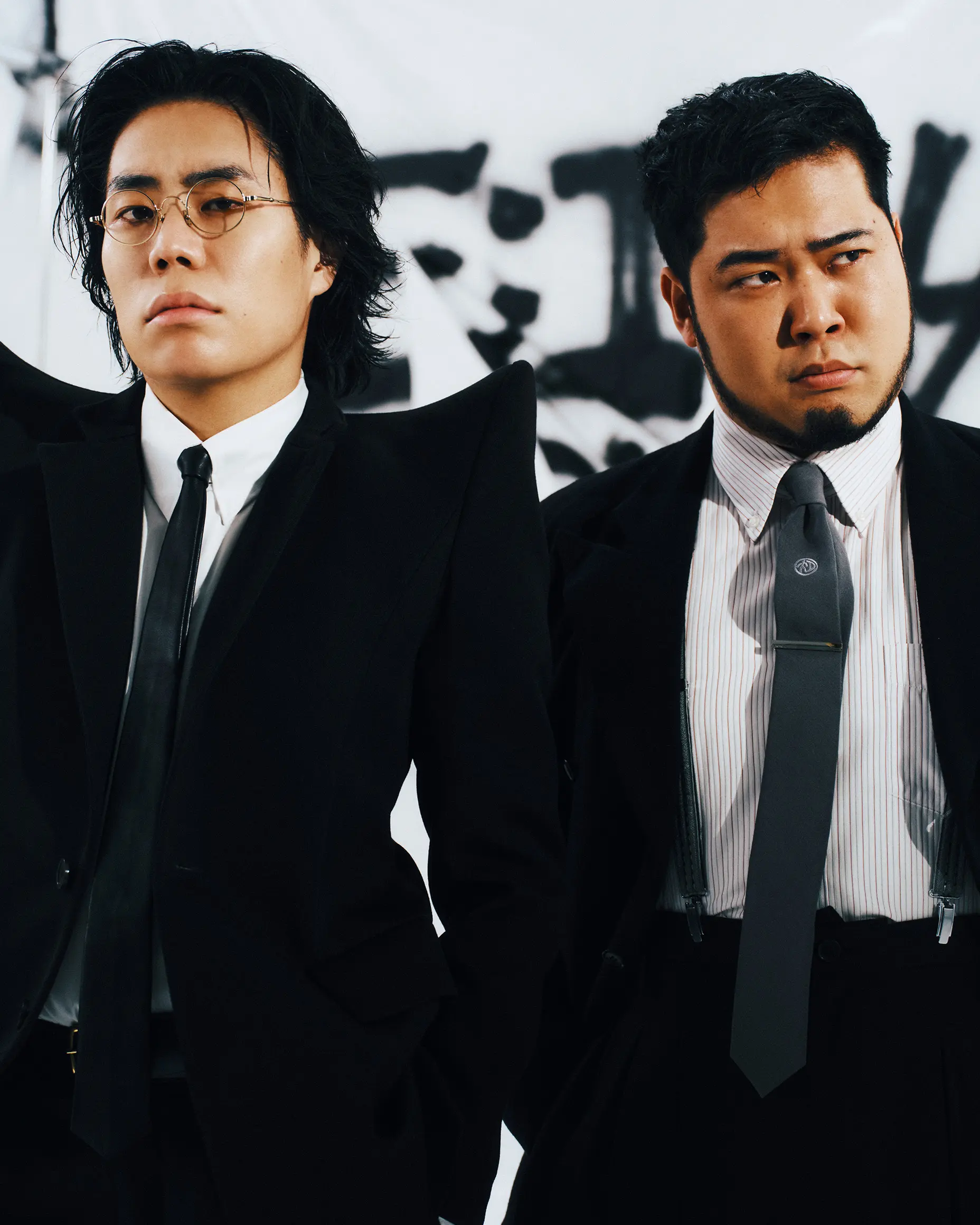 AI生成前：令和ロマンお二人のキービジュアル（ユーザー追加前）
